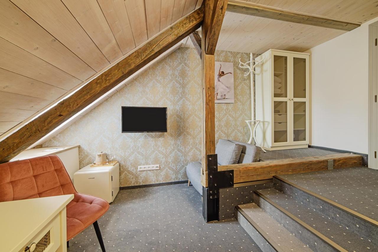 Hotel Aura à Banská Štiavnica Extérieur photo
